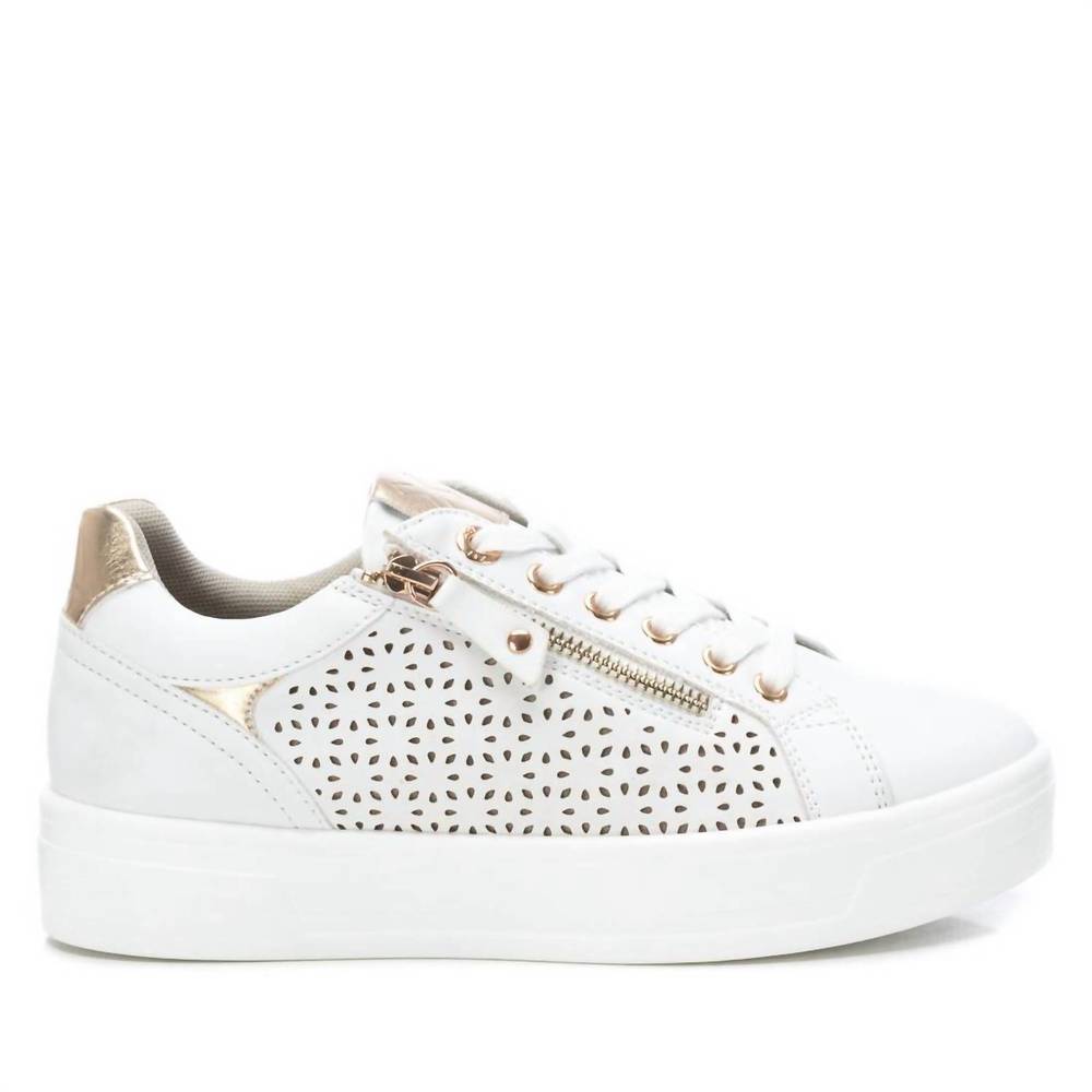 NEW XTI women's lace-up sneakers in white